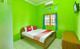 Spot On 91357 Hotel Mulyo